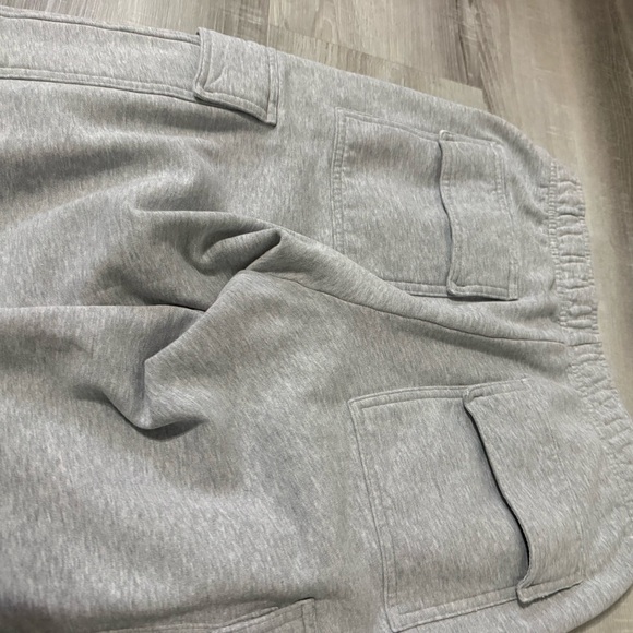 Aritzia Light Gray Cargo Pants Heather Chrome - Picture 5 of 6